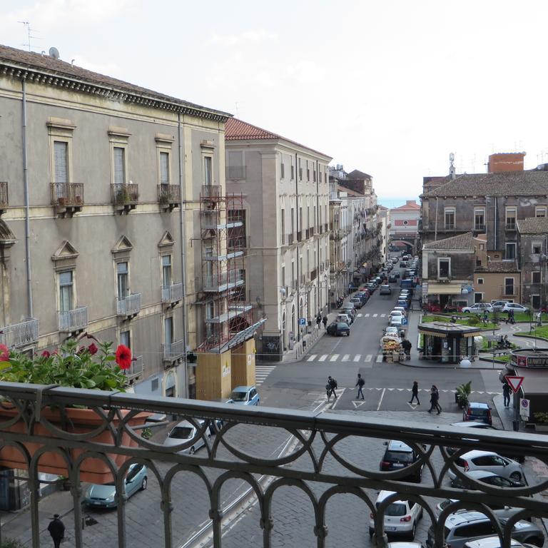 B&B Al Teatro Massimo Катания Номер фото
