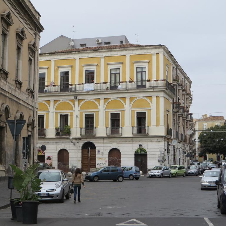 B&B Al Teatro Massimo Катания Экстерьер фото
