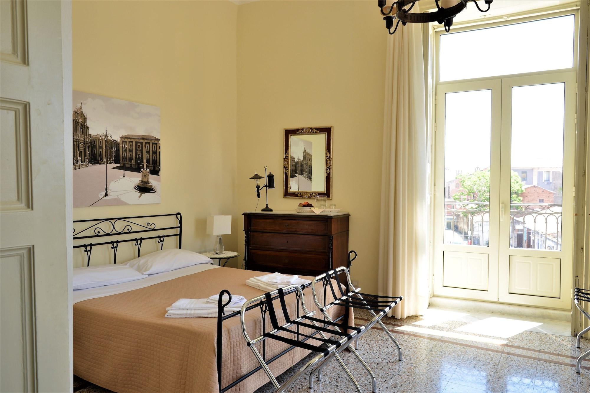 B&B Al Teatro Massimo Катания Экстерьер фото